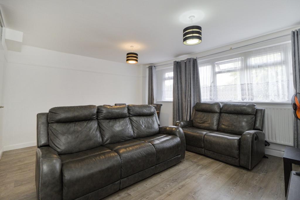 Apartment in Woolwich - View 2