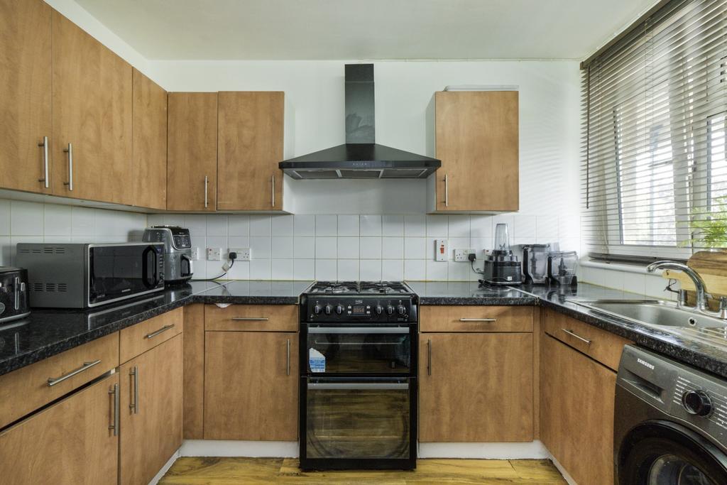 Apartment in Woolwich - View 4