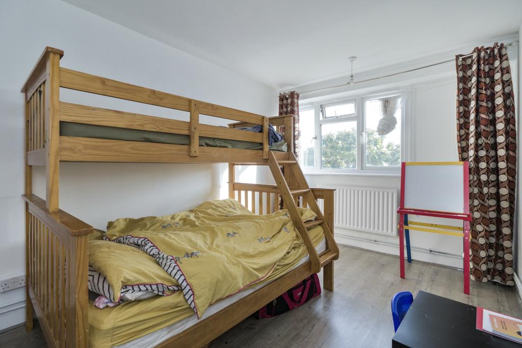 Apartment in Woolwich - More