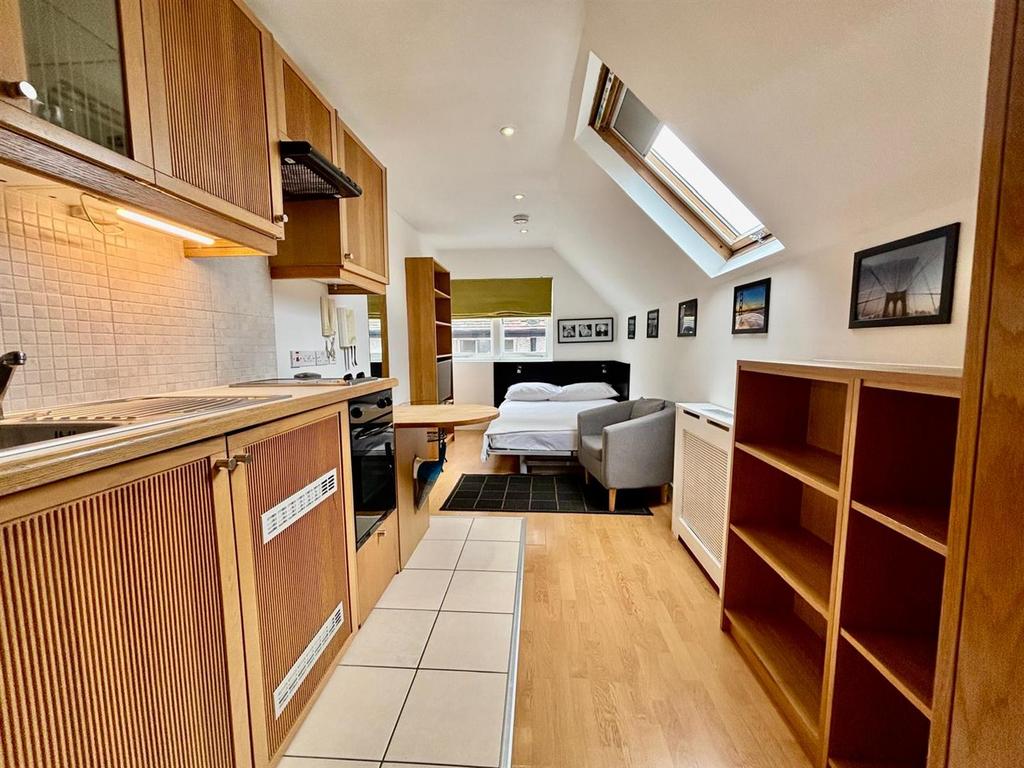 Apartment in London - View 2