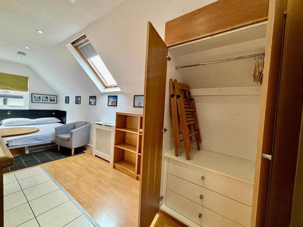 Apartment in London - View 3
