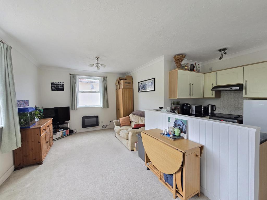 Apartment in Southampton - View 3
