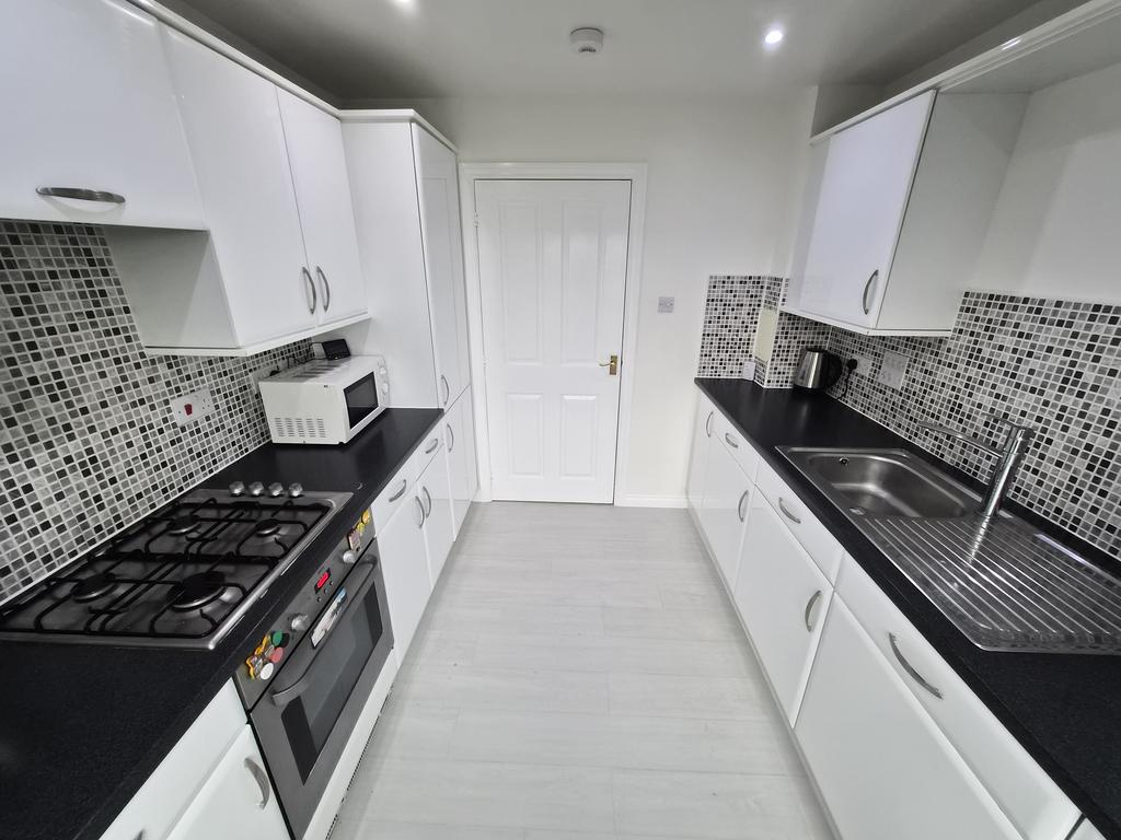 Apartment in Kirkcaldy, Fife - View 2