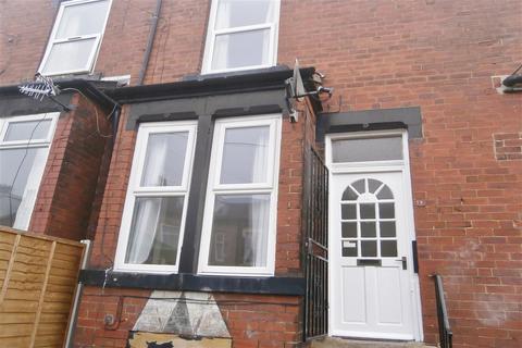 2 bedroom terraced house to rent, Florence Mount, Florence Mount, West Yorkshire, LS9