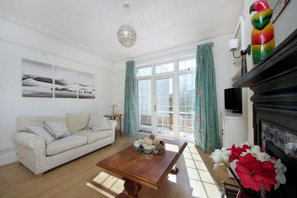 Apartment in Acton - View 4