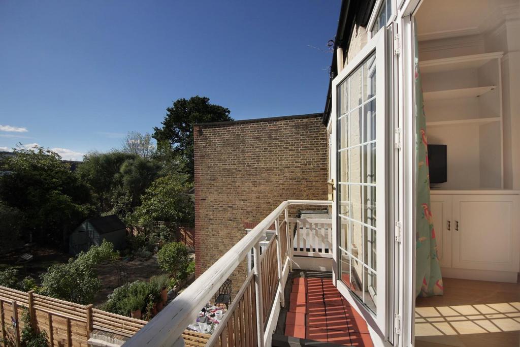 Apartment in Acton - More