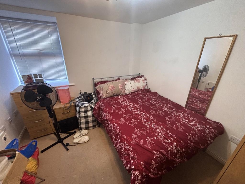 Apartment in Leeds, West Yorkshire - View 2