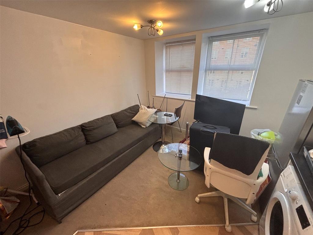 Apartment in Leeds, West Yorkshire - More