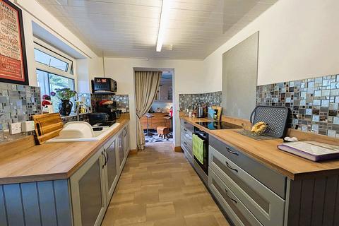 3 bedroom semi-detached house for sale, 10 Cranleigh Close, Watersheddings,  Oldham, OL4 2HZ