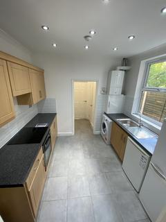 undefined, 4 Bedroom House – Beechfield Road, London N4