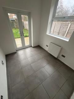 undefined, 4 Bedroom House – Beechfield Road, London N4