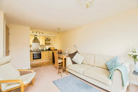 2 bedroom flat for sale, Albert Promenade, Halifax, West Yorkshire, HX3