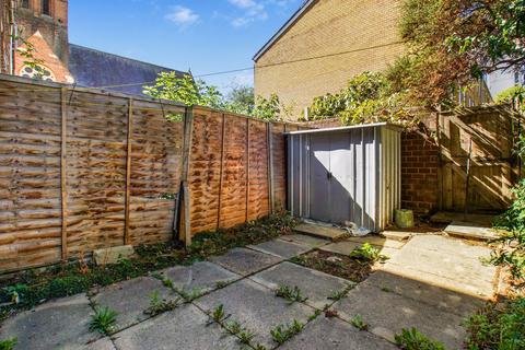 3 bedroom terraced house for sale, Carlisle Walk, London, E8