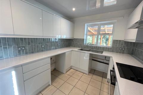 2 bedroom bungalow to rent, The Pastures, Bawtry, DONCASTER