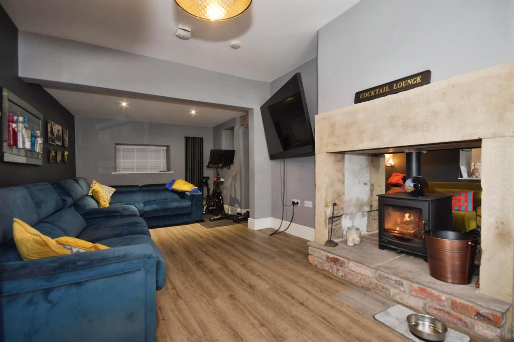 House in Derbyshire Dales, Tideswell - View 3