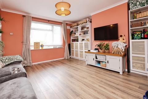 3 bedroom semi-detached house for sale, Greenfield Avenue, Cradley Heath