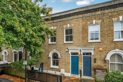 3 bedroom terraced house for sale, Fort Road, London