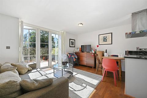 Studio to rent, Bazalgette Court, Great West Road, London, W6