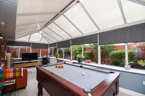 6 bedroom detached bungalow for sale, New Moss Road, Cadishead, M44