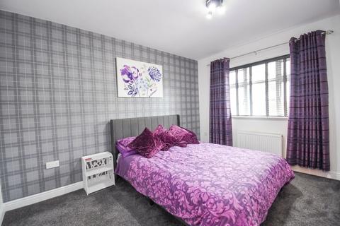 6 bedroom detached bungalow for sale, New Moss Road, Cadishead, M44