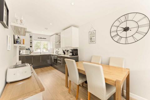 undefined, Milford Mews, London SW16