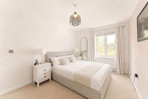 undefined, Milford Mews, London SW16