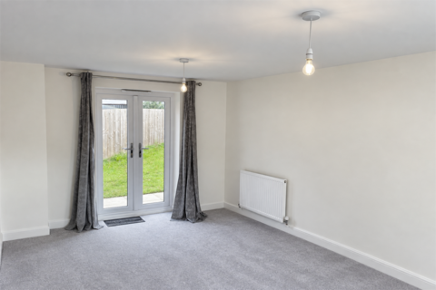 3 bedroom semi-detached house to rent, Leigh WN7
