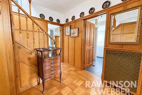 3 bedroom detached house for sale, Merton Way, West Molesey KT8