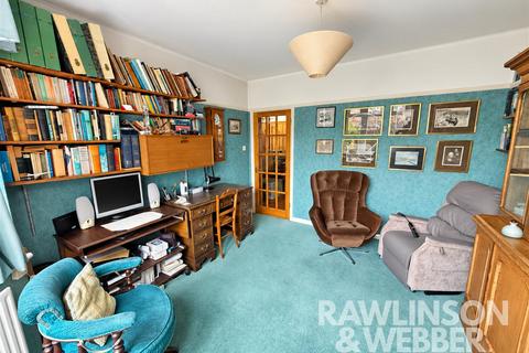 3 bedroom detached house for sale, Merton Way, West Molesey KT8