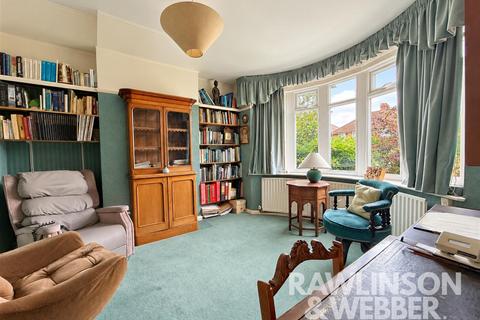 3 bedroom detached house for sale, Merton Way, West Molesey KT8