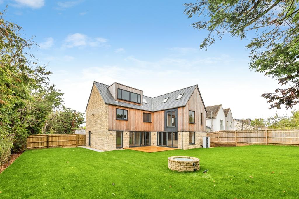 House in Witney - View 2