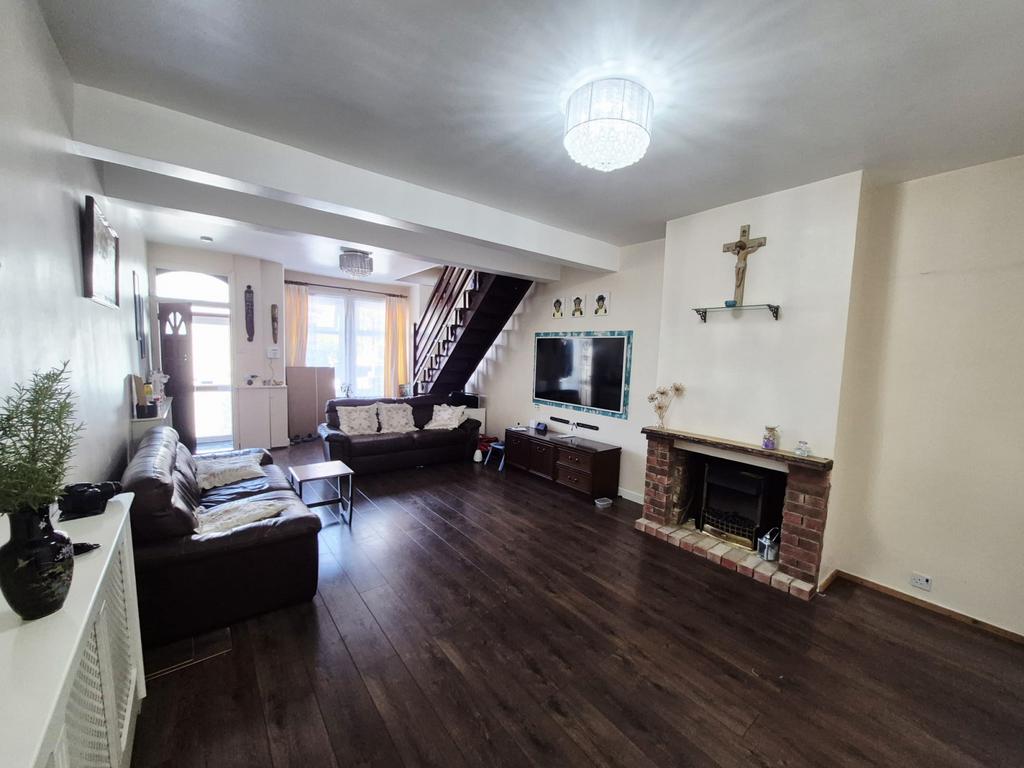 House in LONDON - View 3