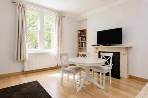 3 bedroom flat to rent, Fitzjohns Avenue, London, Hampstead, London NW3