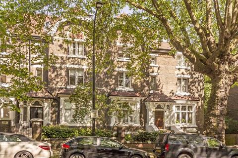 3 bedroom flat to rent, Fitzjohns Avenue, London, Hampstead, London NW3