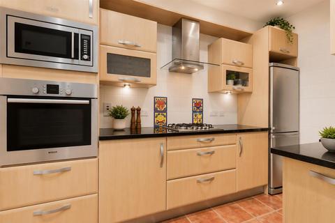 3 bedroom flat to rent, Fitzjohns Avenue, London, Hampstead, London NW3