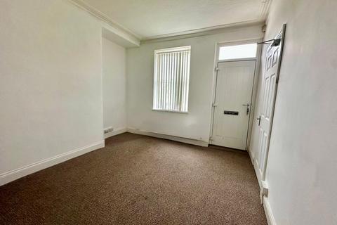 2 bedroom terraced house to rent, Temple View Terrace, LEEDS