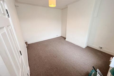 2 bedroom terraced house to rent, Temple View Terrace, LEEDS