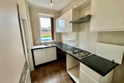 2 bedroom terraced house to rent, Temple View Terrace, LEEDS