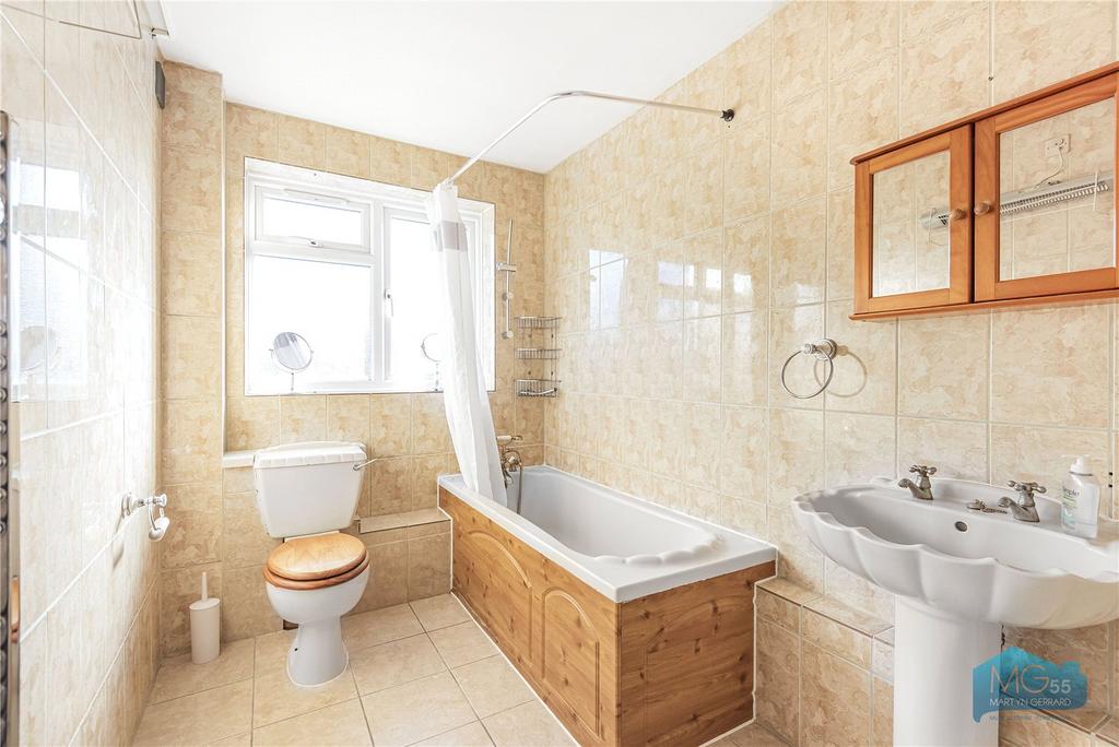 Apartment in Southgate - View 4