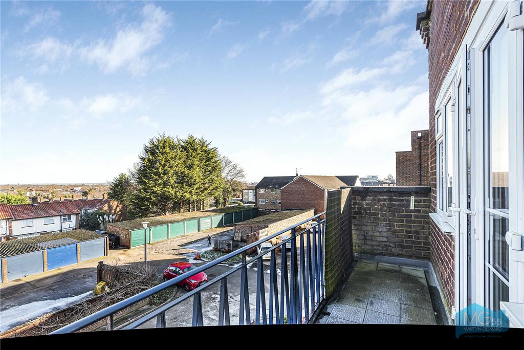 Apartment in Southgate - View 5
