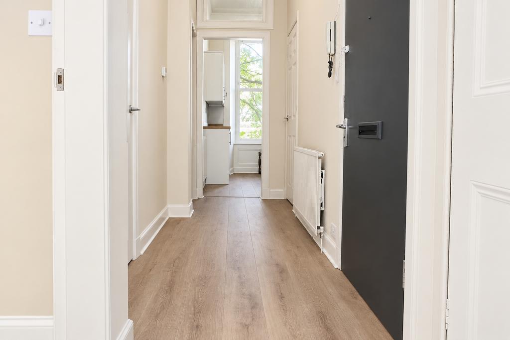 Apartment in Edinburgh - View 3
