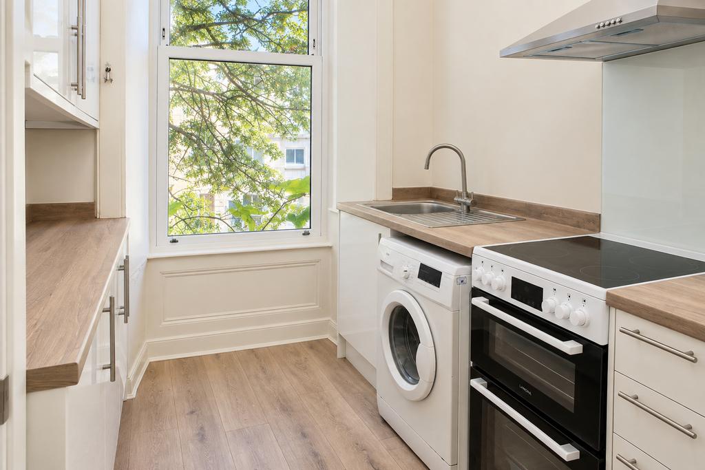 Apartment in Edinburgh - View 5