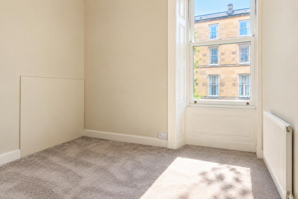 Apartment in Edinburgh - More