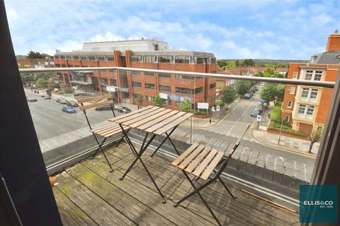 2 bedroom apartment for sale, High Road, North Finchley, N12
