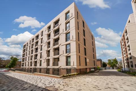 2 bedroom apartment to rent, Farnfield Close London N8