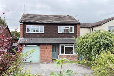4 bed house for rent in Lee Close, Warwick