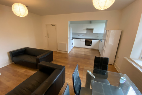 1 bedroom in a house share to rent, Top Flat, Room 5, 5 Hyde Park Terrace, LS6 1BJ