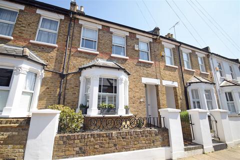 3 bedroom terraced house to rent, Haliburton Road, St Margarets