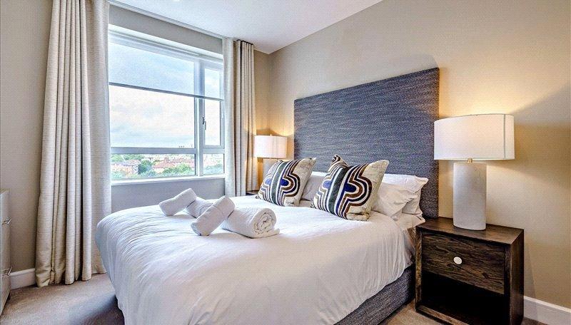 Apartment in Canary Wharf - View 4
