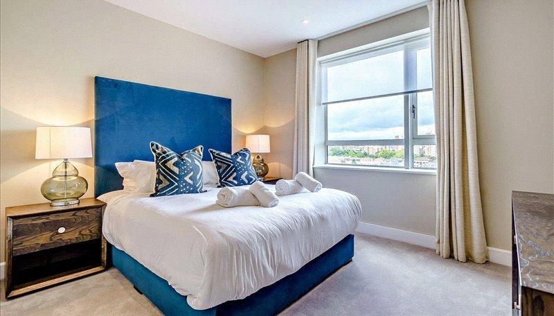 Apartment in Canary Wharf - More